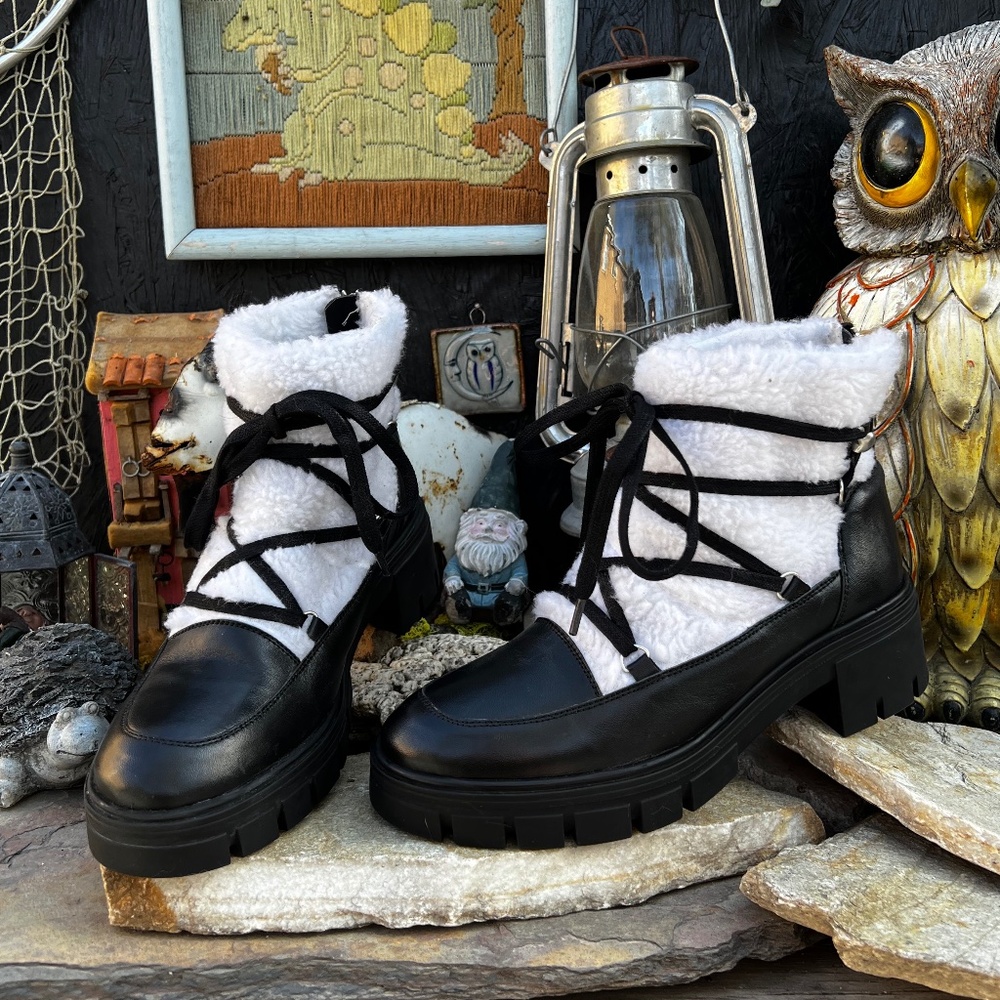 ENJOIYA Leather Fur Platform Boots.